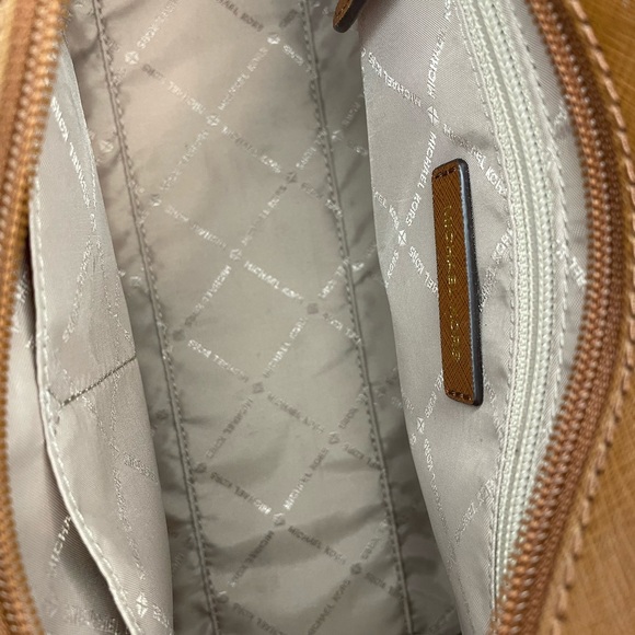 Michael Kors medium Dillion satchel - Picture 4 of 12